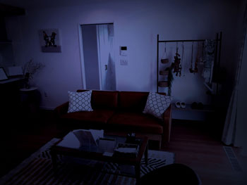 暗い部屋の中の画像